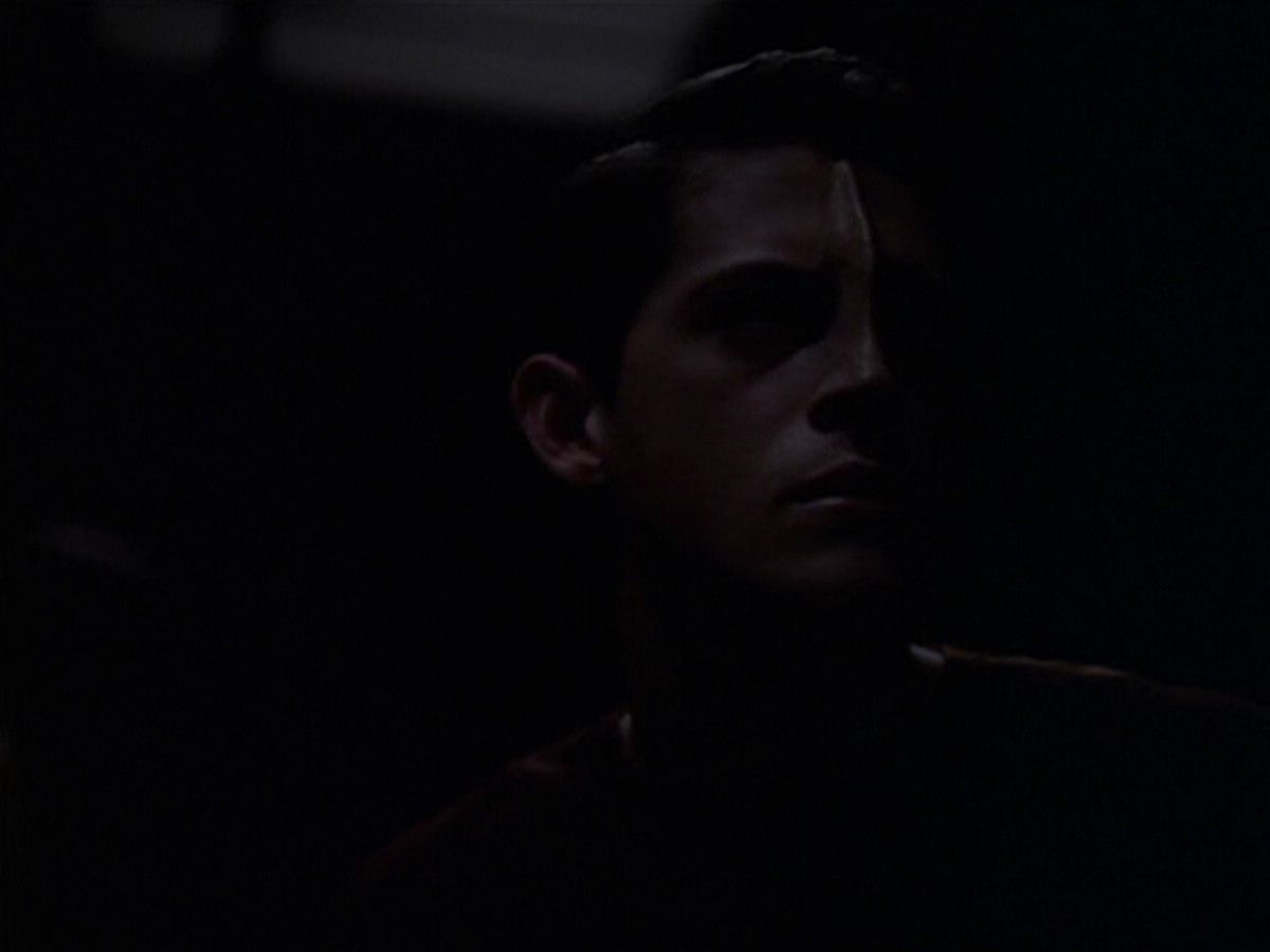 extant_StarTrek_VOY_6x25-TheHauntingOfDeckTwelve_01571.jpg