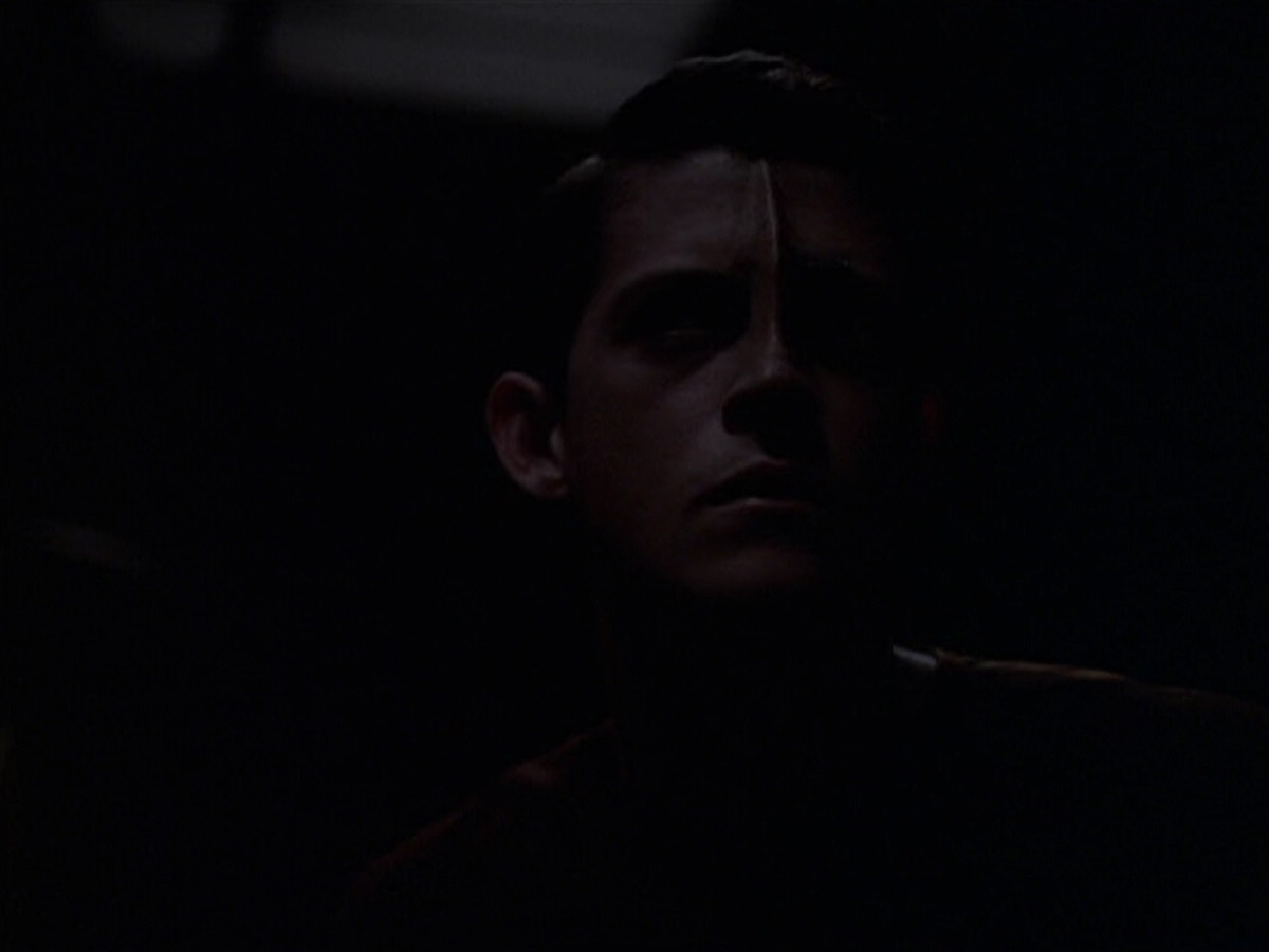 extant_StarTrek_VOY_6x25-TheHauntingOfDeckTwelve_01572.jpg
