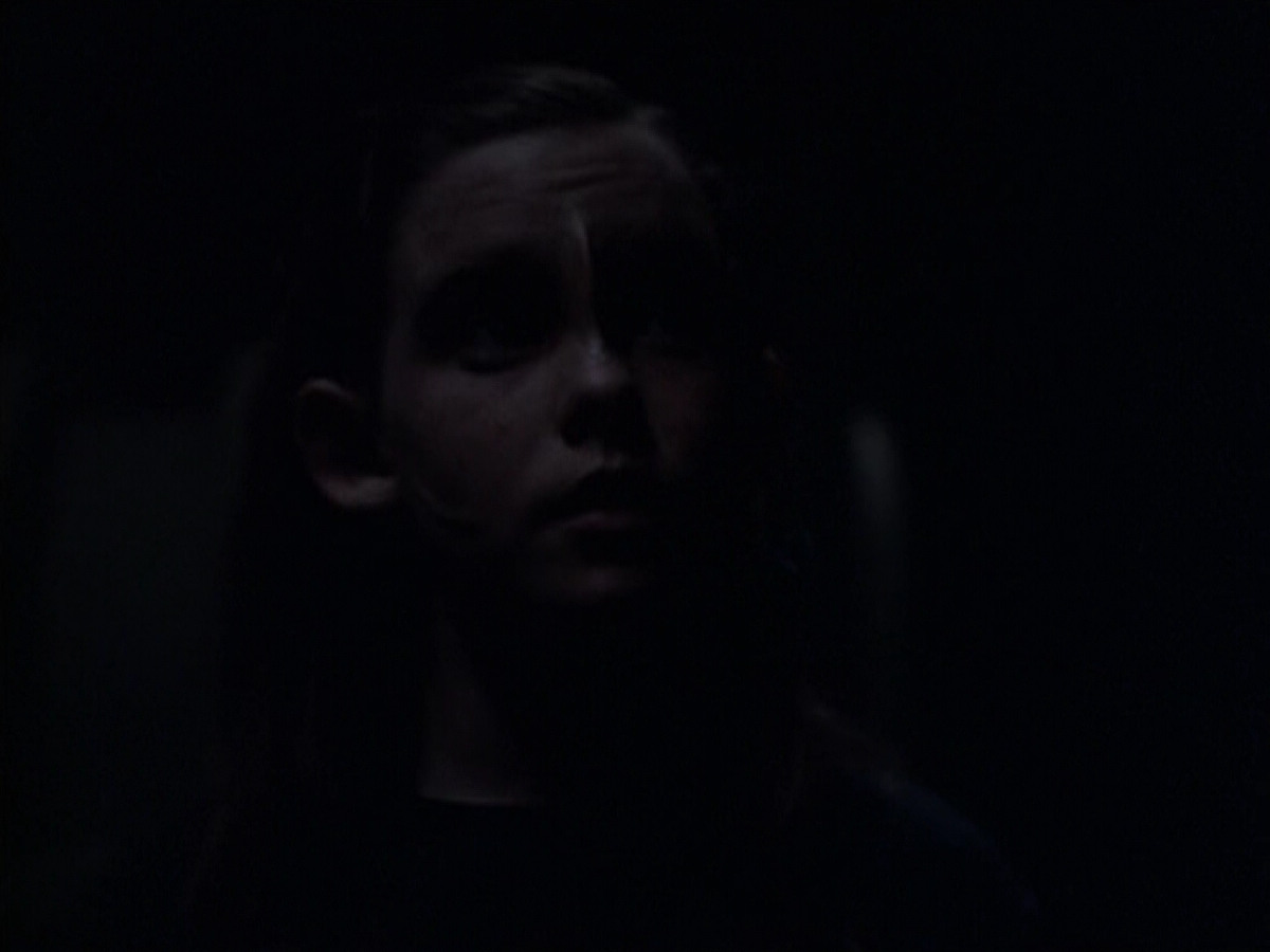 extant_StarTrek_VOY_6x25-TheHauntingOfDeckTwelve_01573.jpg