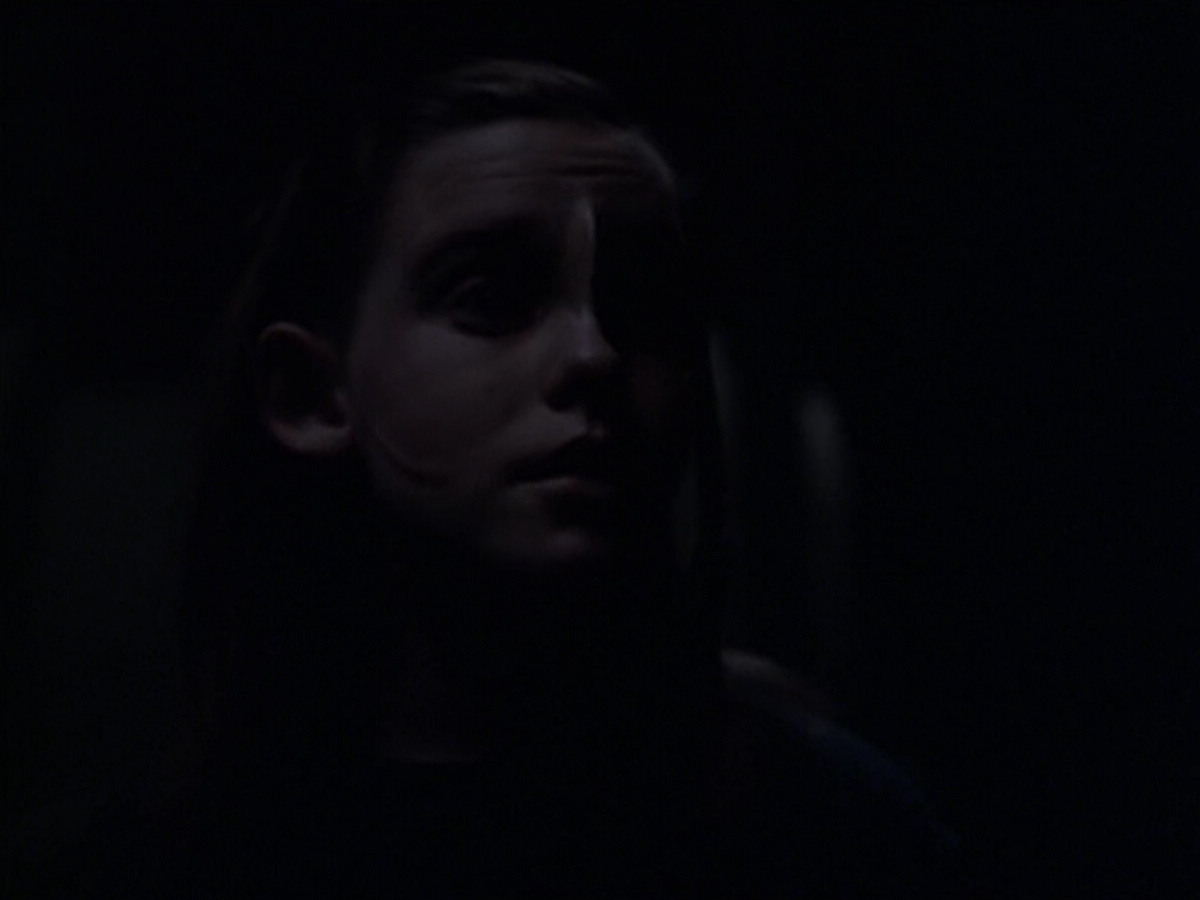 extant_StarTrek_VOY_6x25-TheHauntingOfDeckTwelve_01576.jpg