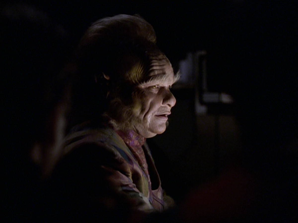 extant_StarTrek_VOY_6x25-TheHauntingOfDeckTwelve_01588.jpg