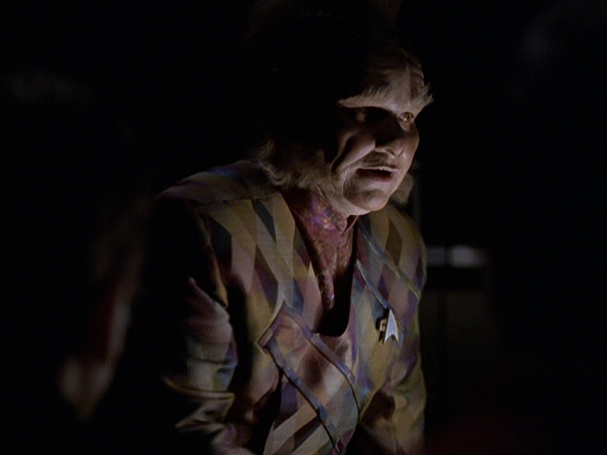 extant_StarTrek_VOY_6x25-TheHauntingOfDeckTwelve_01589.jpg