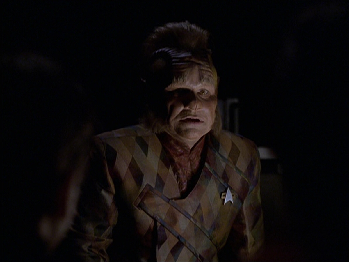 extant_StarTrek_VOY_6x25-TheHauntingOfDeckTwelve_01595.jpg