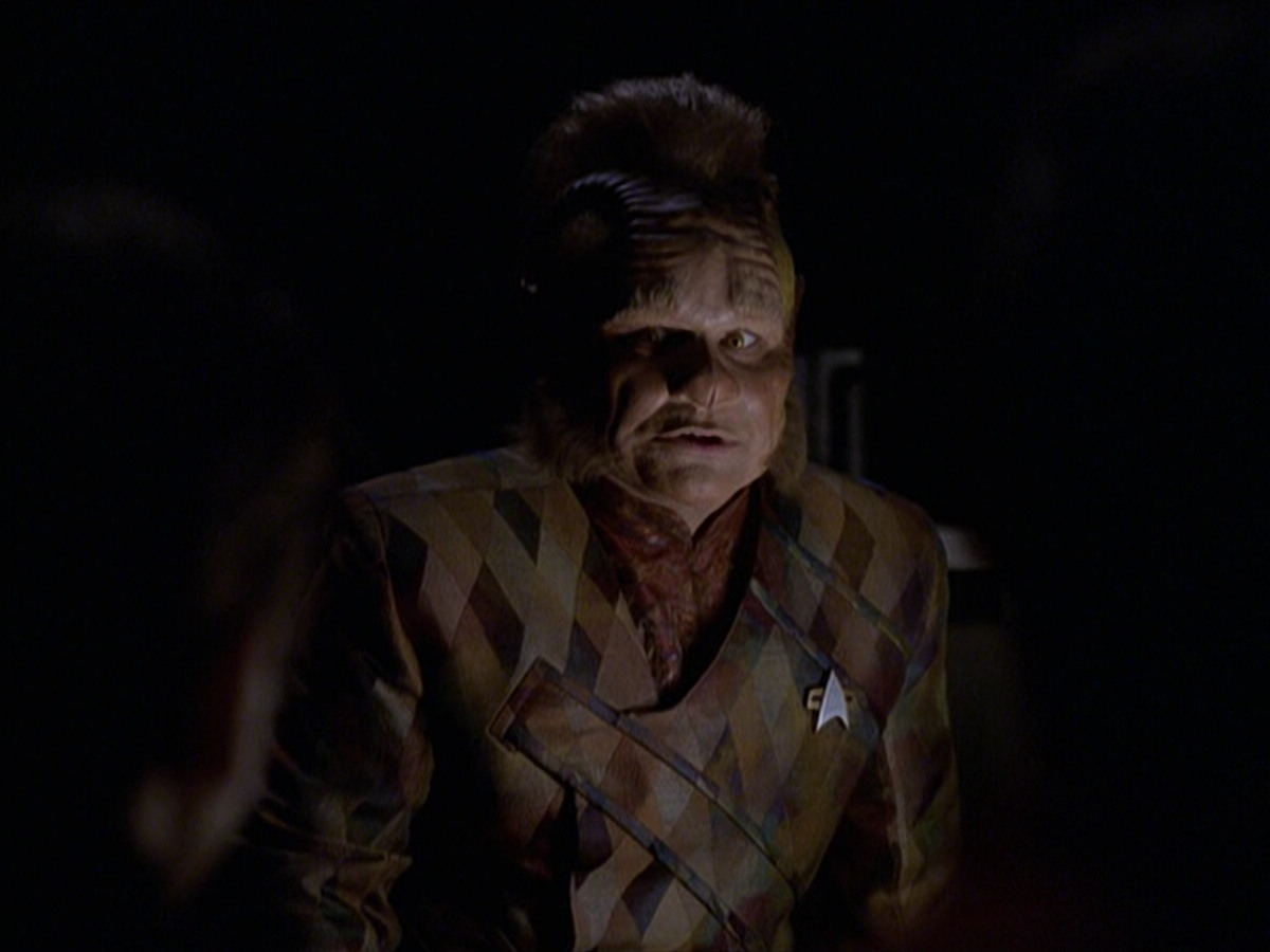 extant_StarTrek_VOY_6x25-TheHauntingOfDeckTwelve_01598.jpg