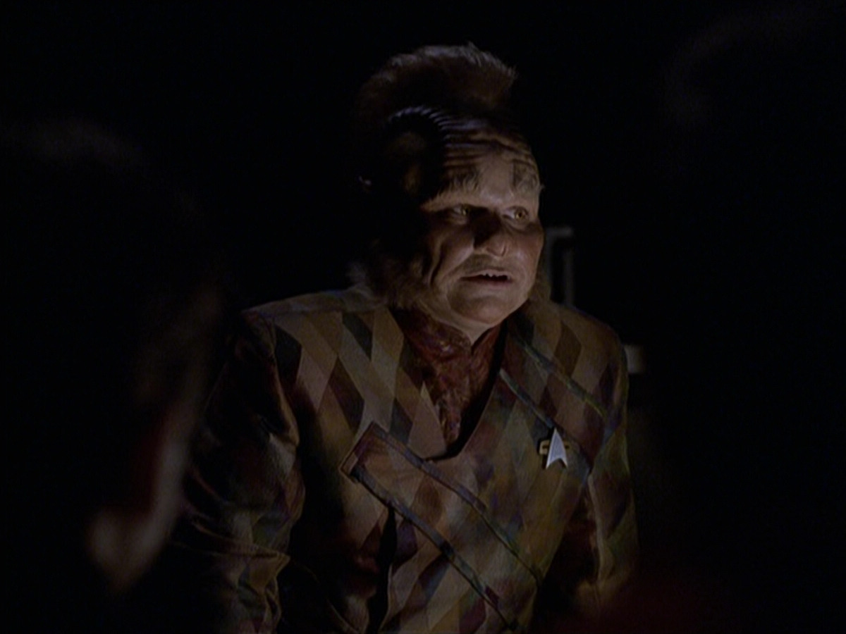 extant_StarTrek_VOY_6x25-TheHauntingOfDeckTwelve_01601.jpg
