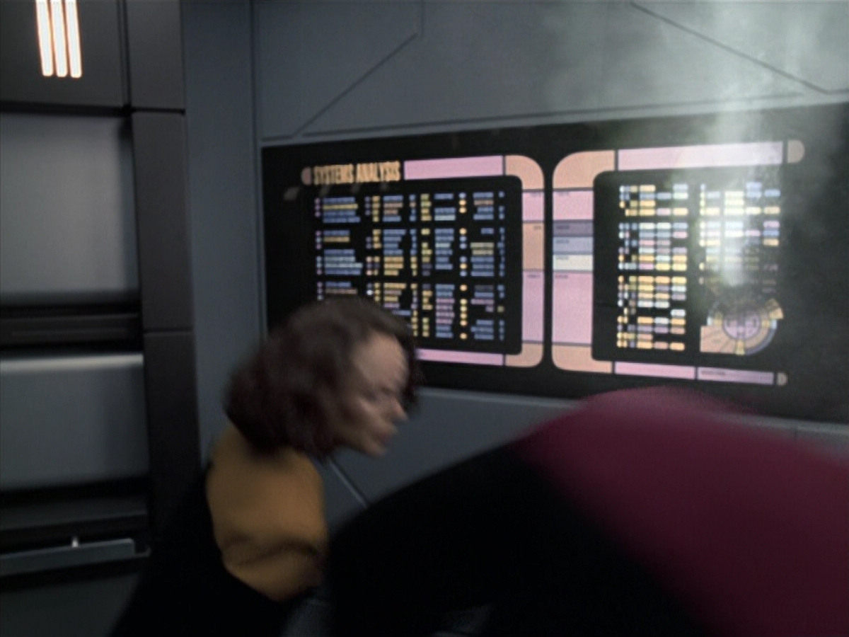 extant_StarTrek_VOY_6x25-TheHauntingOfDeckTwelve_01634.jpg