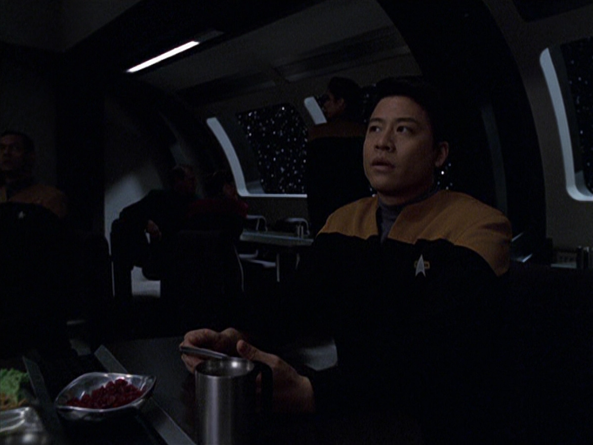 extant_StarTrek_VOY_6x25-TheHauntingOfDeckTwelve_01651.jpg