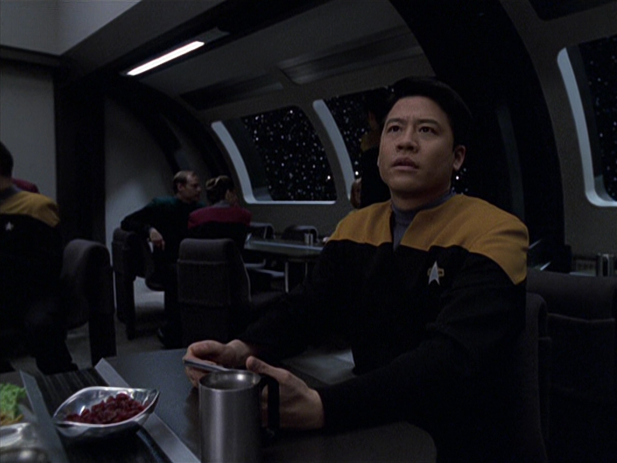 extant_StarTrek_VOY_6x25-TheHauntingOfDeckTwelve_01652.jpg
