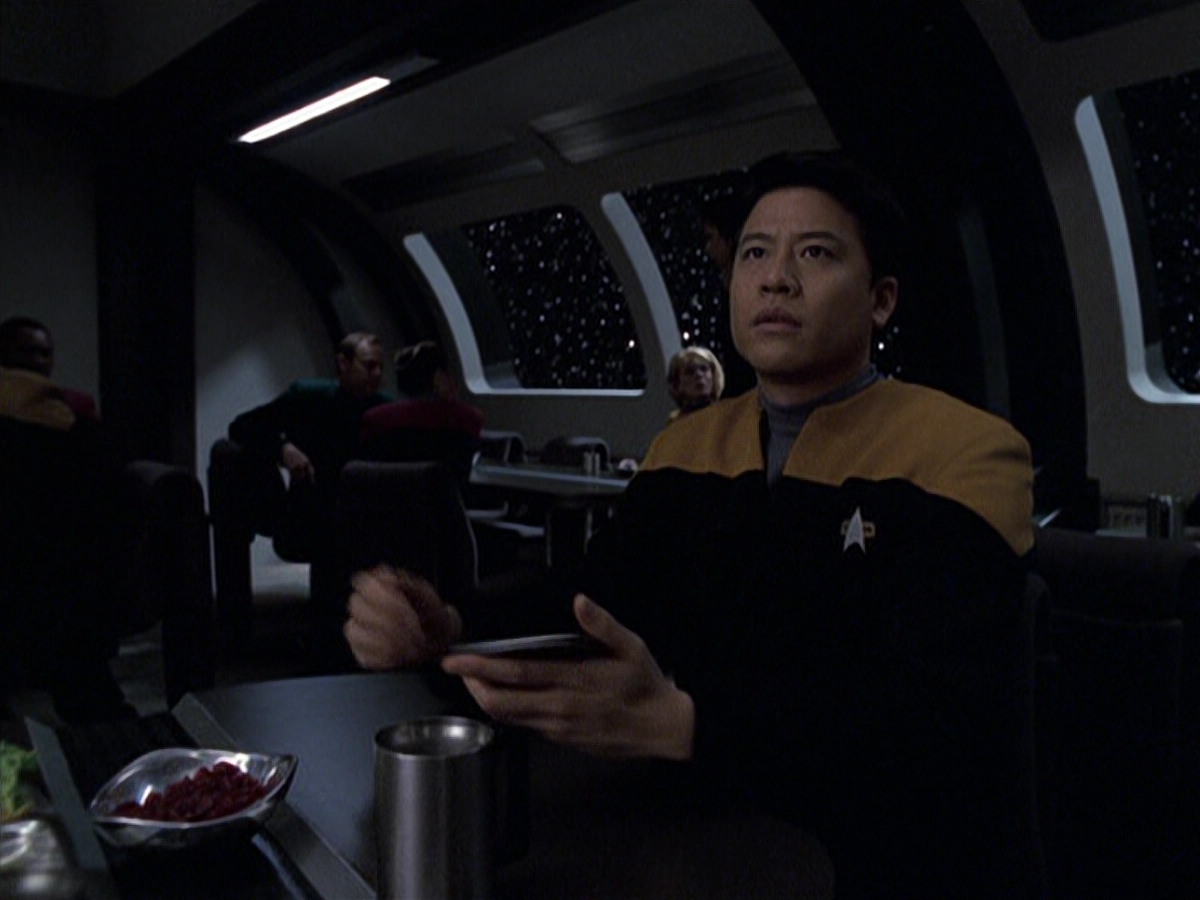 extant_StarTrek_VOY_6x25-TheHauntingOfDeckTwelve_01653.jpg