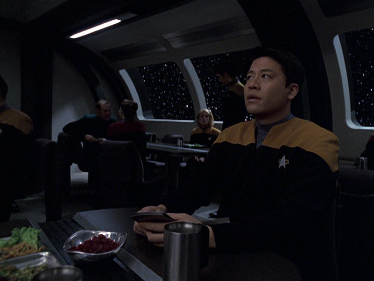 extant_StarTrek_VOY_6x25-TheHauntingOfDeckTwelve_01659.jpg