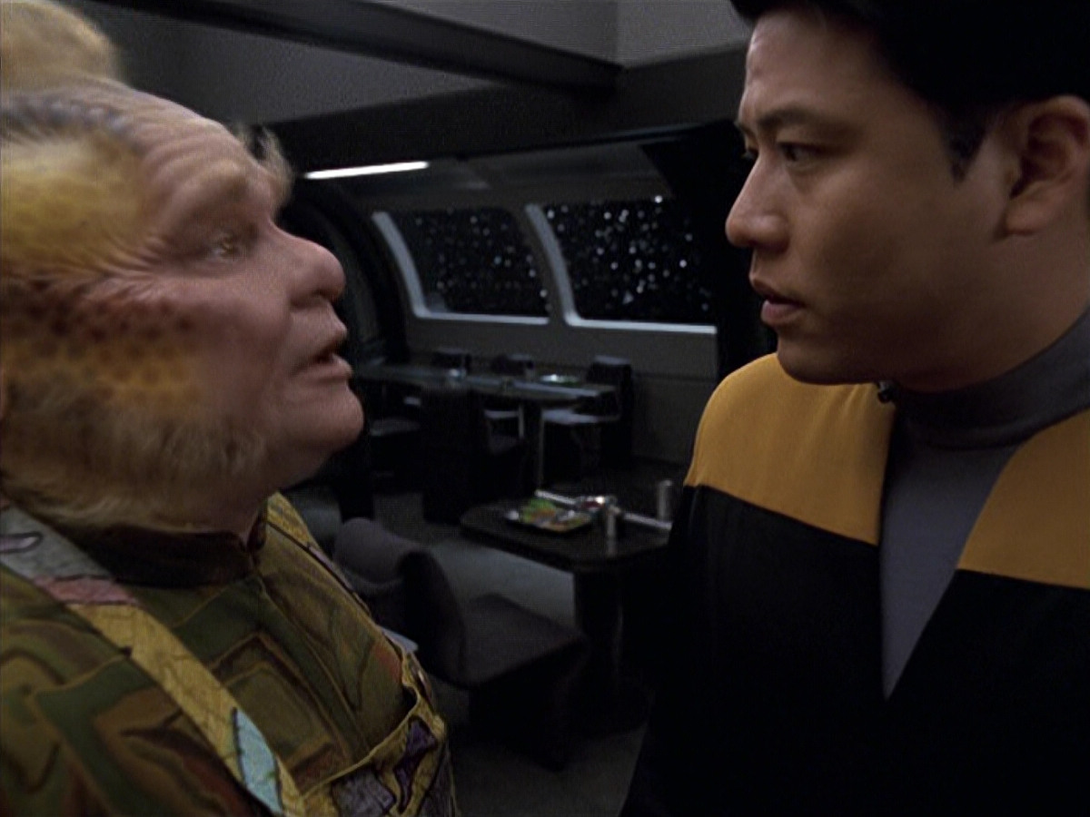 extant_StarTrek_VOY_6x25-TheHauntingOfDeckTwelve_01673.jpg