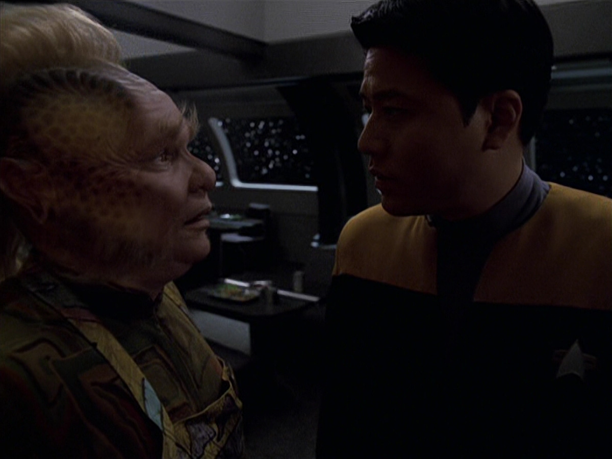 extant_StarTrek_VOY_6x25-TheHauntingOfDeckTwelve_01678.jpg