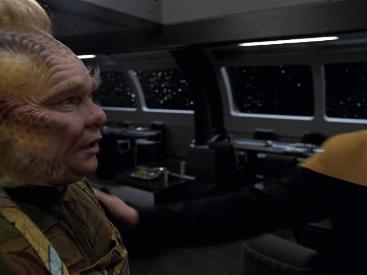 extant_StarTrek_VOY_6x25-TheHauntingOfDeckTwelve_01681.jpg