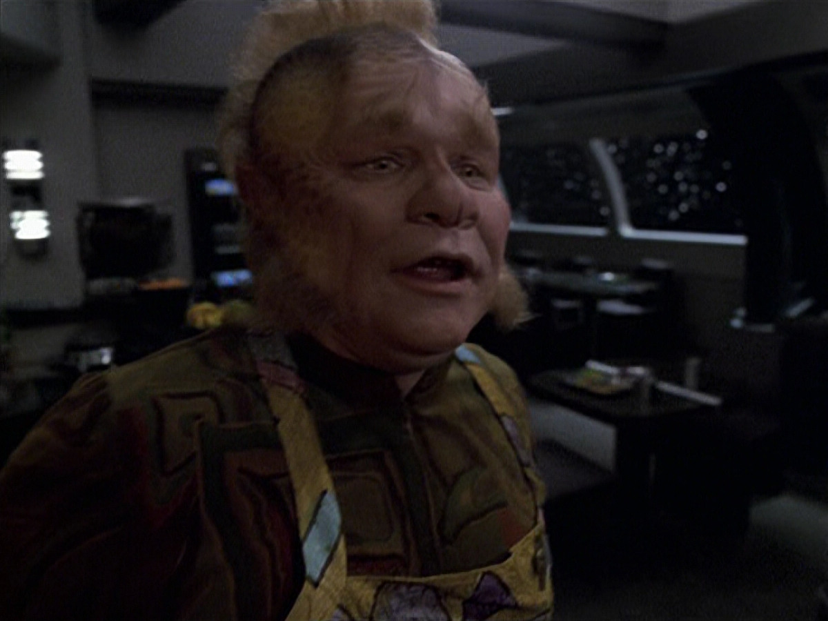 extant_StarTrek_VOY_6x25-TheHauntingOfDeckTwelve_01684.jpg