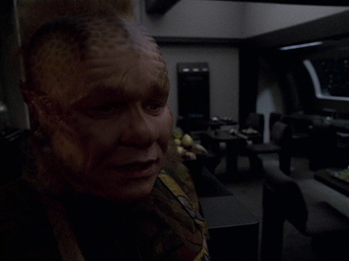 extant_StarTrek_VOY_6x25-TheHauntingOfDeckTwelve_01688.jpg