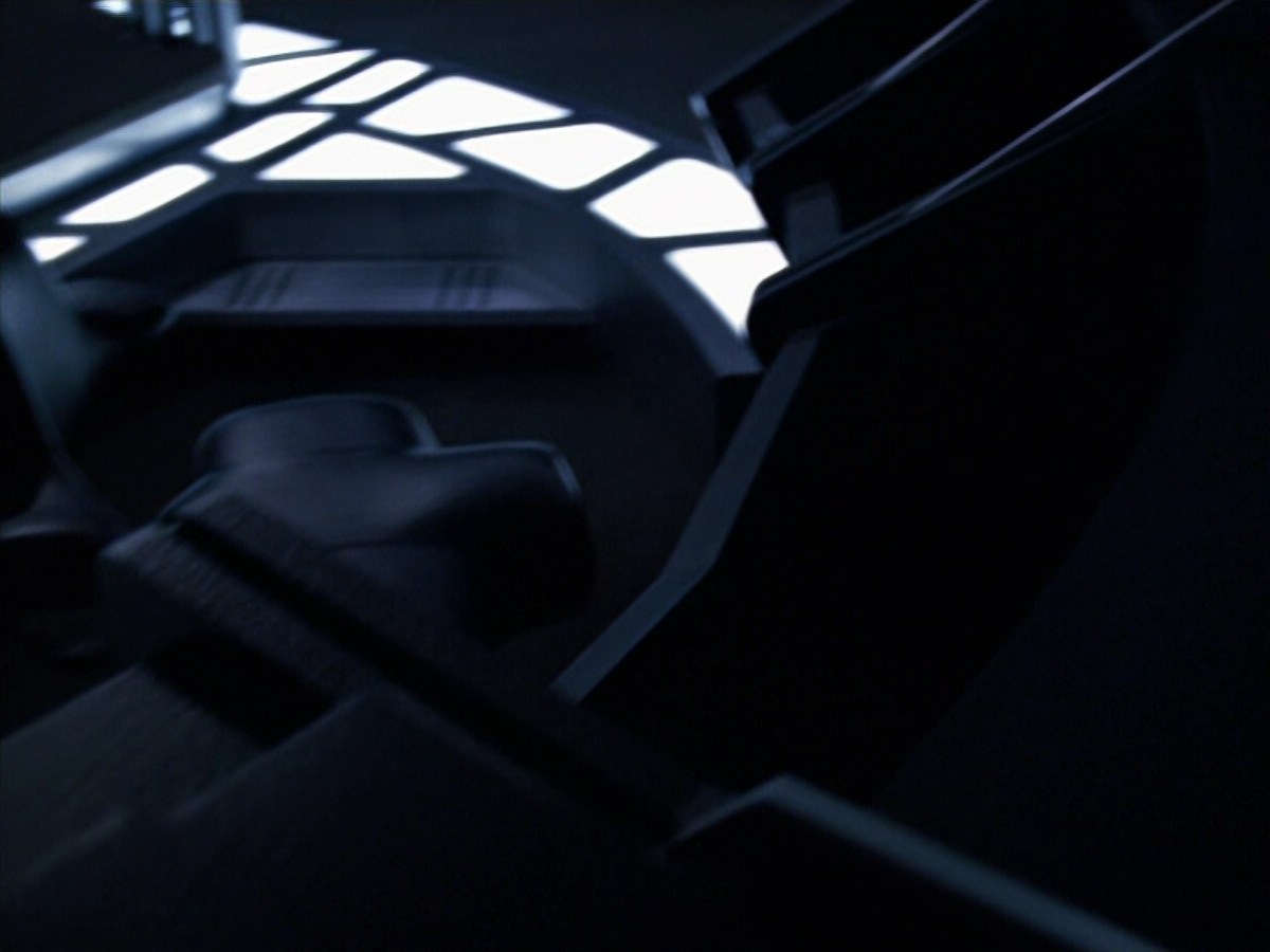 extant_StarTrek_VOY_6x25-TheHauntingOfDeckTwelve_01715.jpg