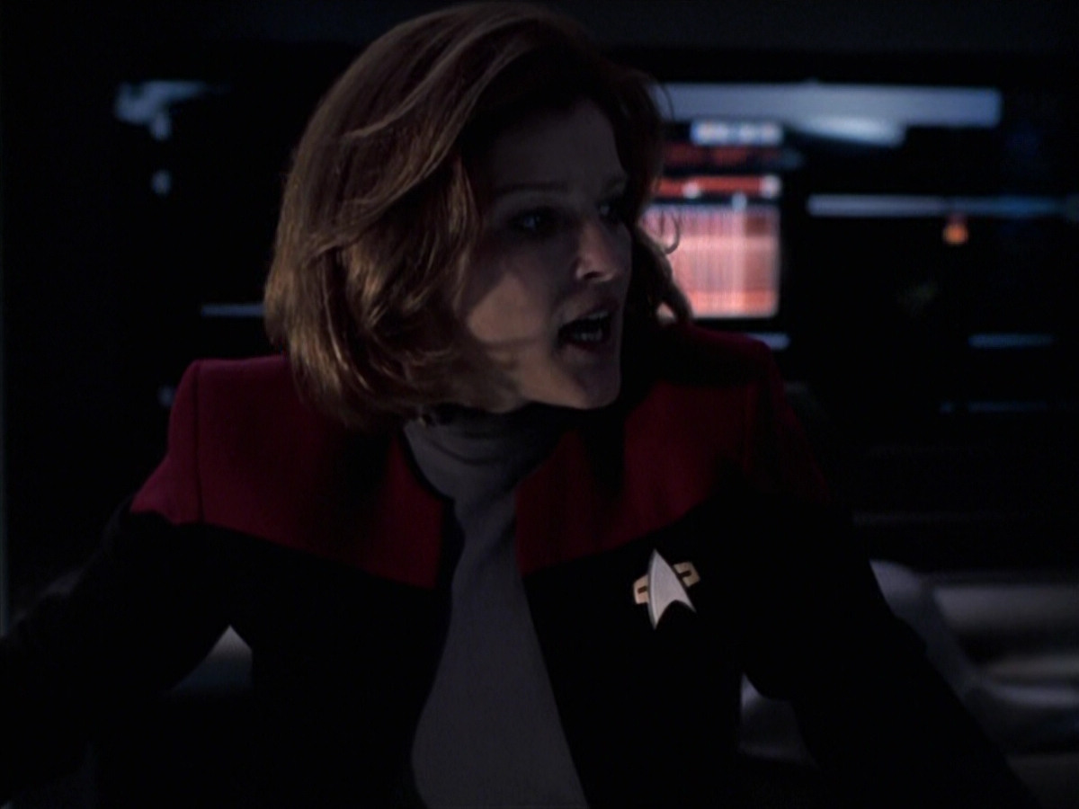 extant_StarTrek_VOY_6x25-TheHauntingOfDeckTwelve_01763.jpg