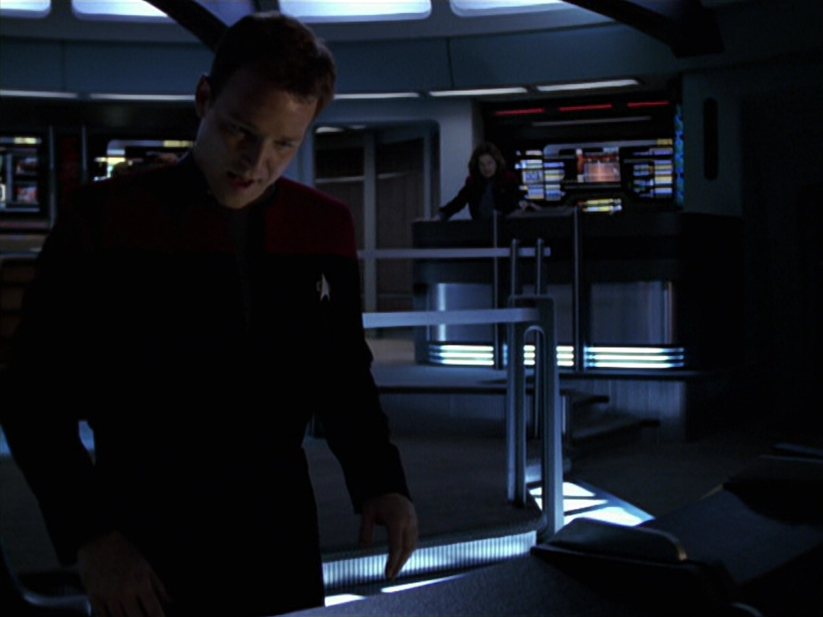 extant_StarTrek_VOY_6x25-TheHauntingOfDeckTwelve_01774.jpg