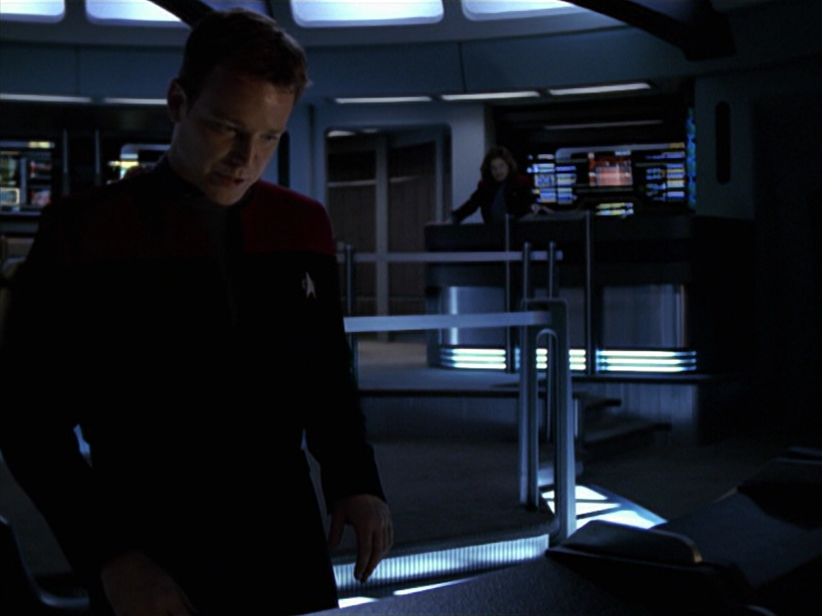 extant_StarTrek_VOY_6x25-TheHauntingOfDeckTwelve_01775.jpg