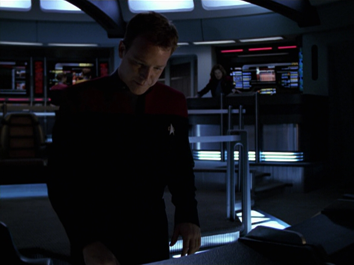 extant_StarTrek_VOY_6x25-TheHauntingOfDeckTwelve_01776.jpg