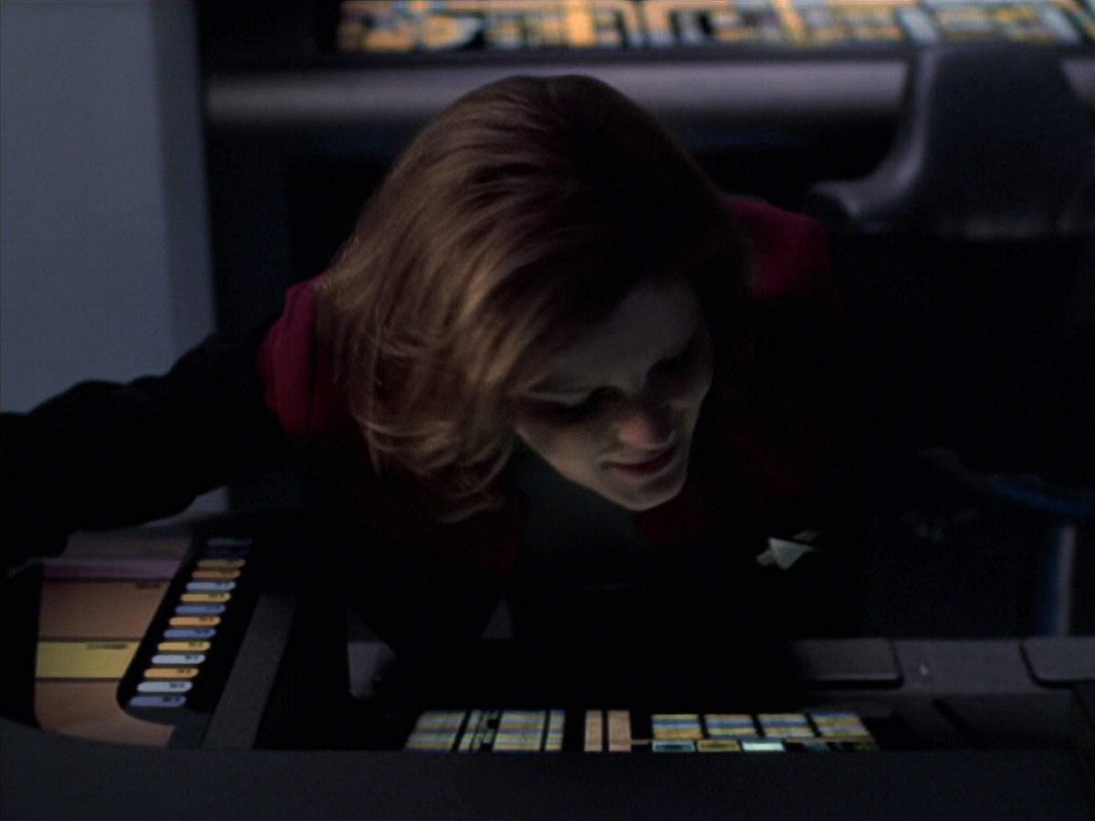 extant_StarTrek_VOY_6x25-TheHauntingOfDeckTwelve_01783.jpg
