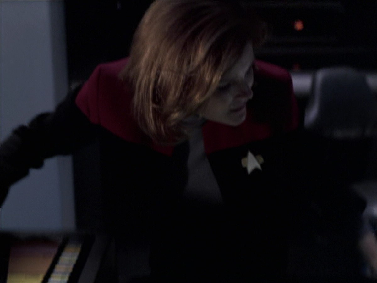 extant_StarTrek_VOY_6x25-TheHauntingOfDeckTwelve_01784.jpg