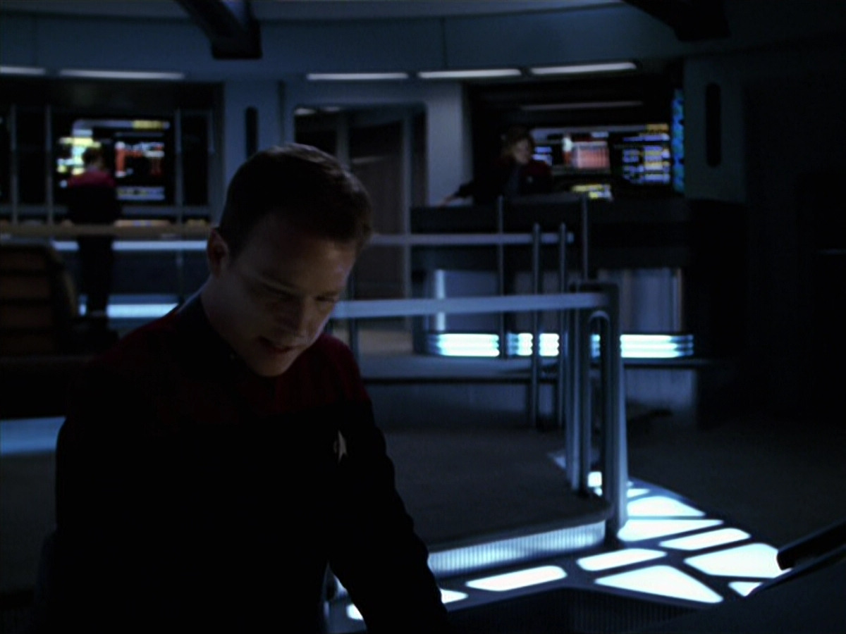 extant_StarTrek_VOY_6x25-TheHauntingOfDeckTwelve_01788.jpg
