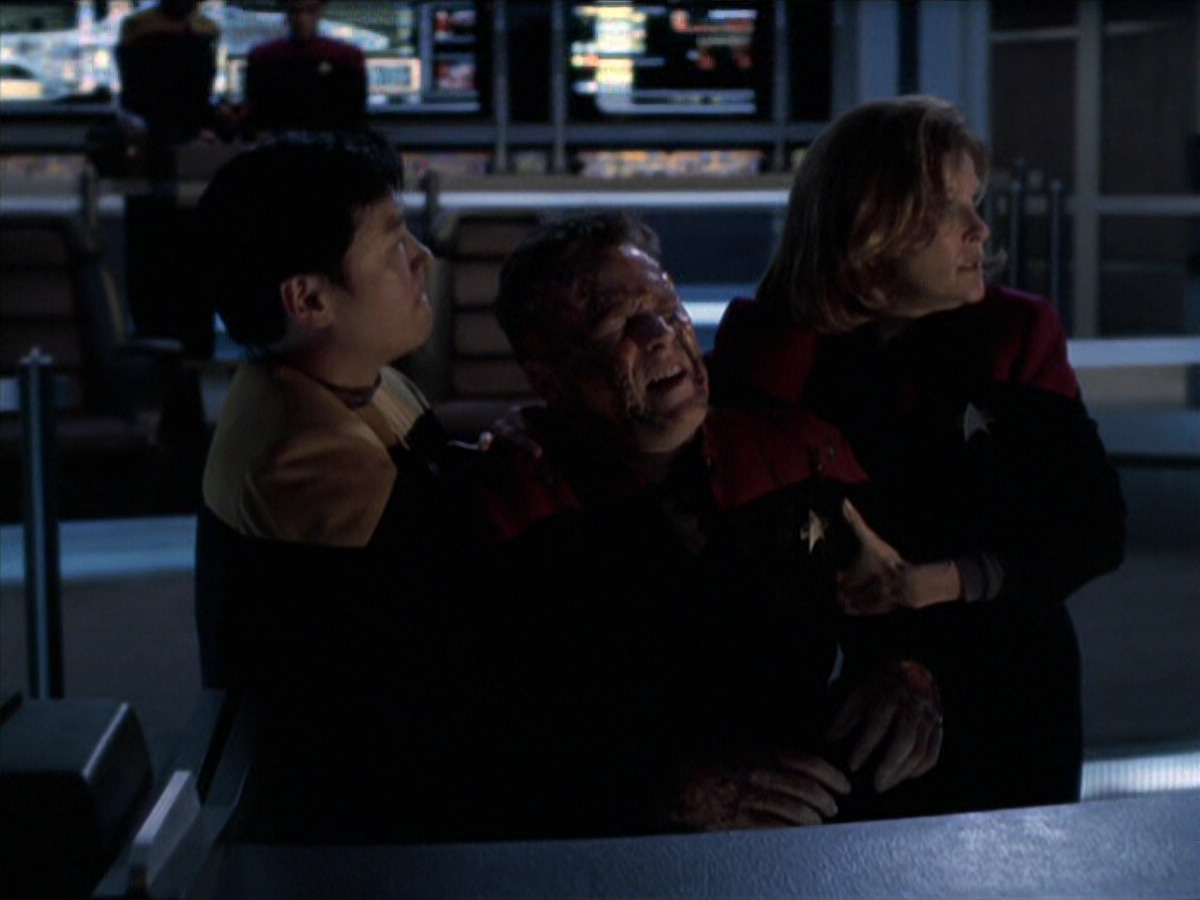extant_StarTrek_VOY_6x25-TheHauntingOfDeckTwelve_01807.jpg