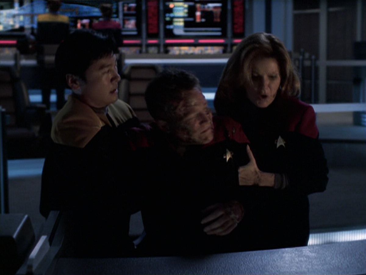 extant_StarTrek_VOY_6x25-TheHauntingOfDeckTwelve_01815.jpg