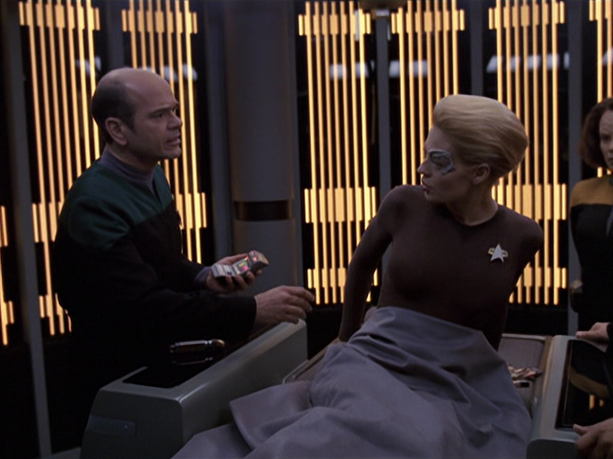 extant_StarTrek_VOY_6x25-TheHauntingOfDeckTwelve_01838.jpg