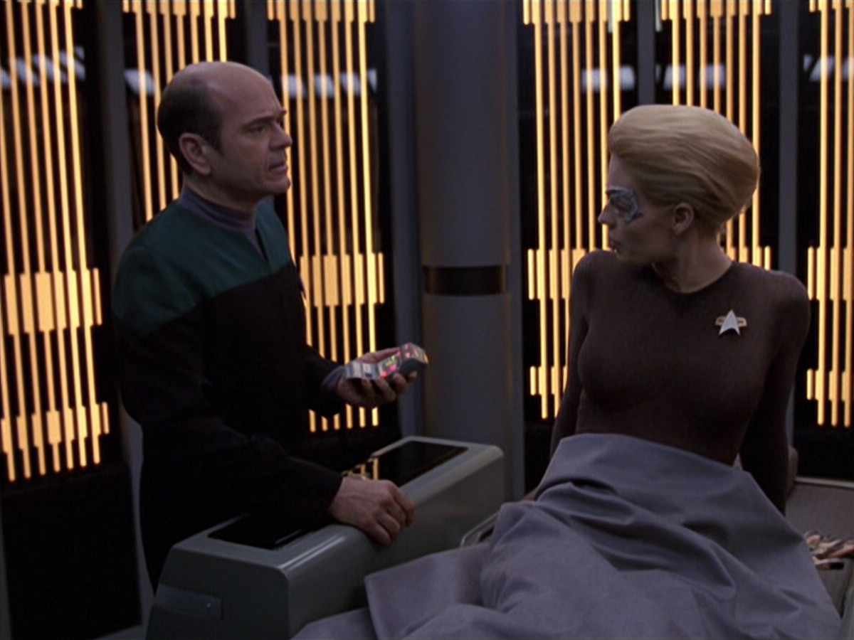 extant_StarTrek_VOY_6x25-TheHauntingOfDeckTwelve_01840.jpg