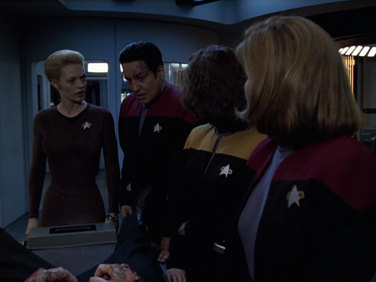 extant_StarTrek_VOY_6x25-TheHauntingOfDeckTwelve_01861.jpg