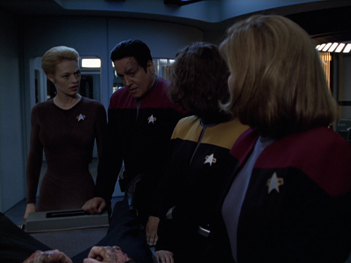 extant_StarTrek_VOY_6x25-TheHauntingOfDeckTwelve_01862.jpg