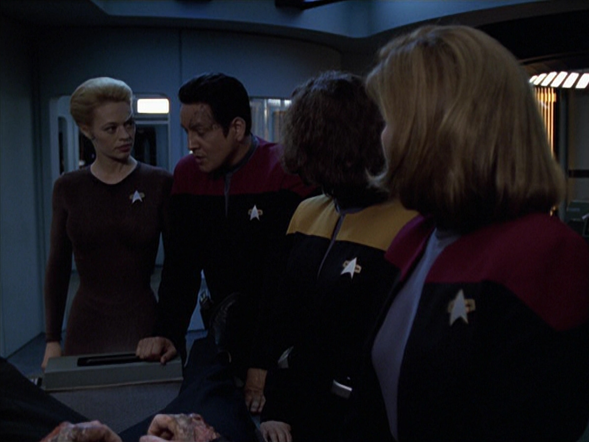 extant_StarTrek_VOY_6x25-TheHauntingOfDeckTwelve_01866.jpg