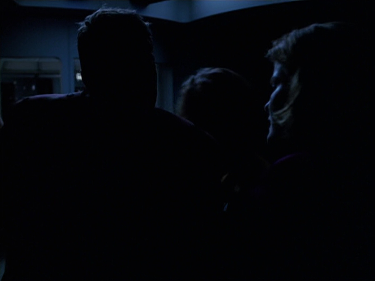 extant_StarTrek_VOY_6x25-TheHauntingOfDeckTwelve_01903.jpg