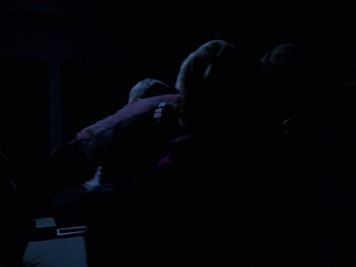 extant_StarTrek_VOY_6x25-TheHauntingOfDeckTwelve_01905.jpg