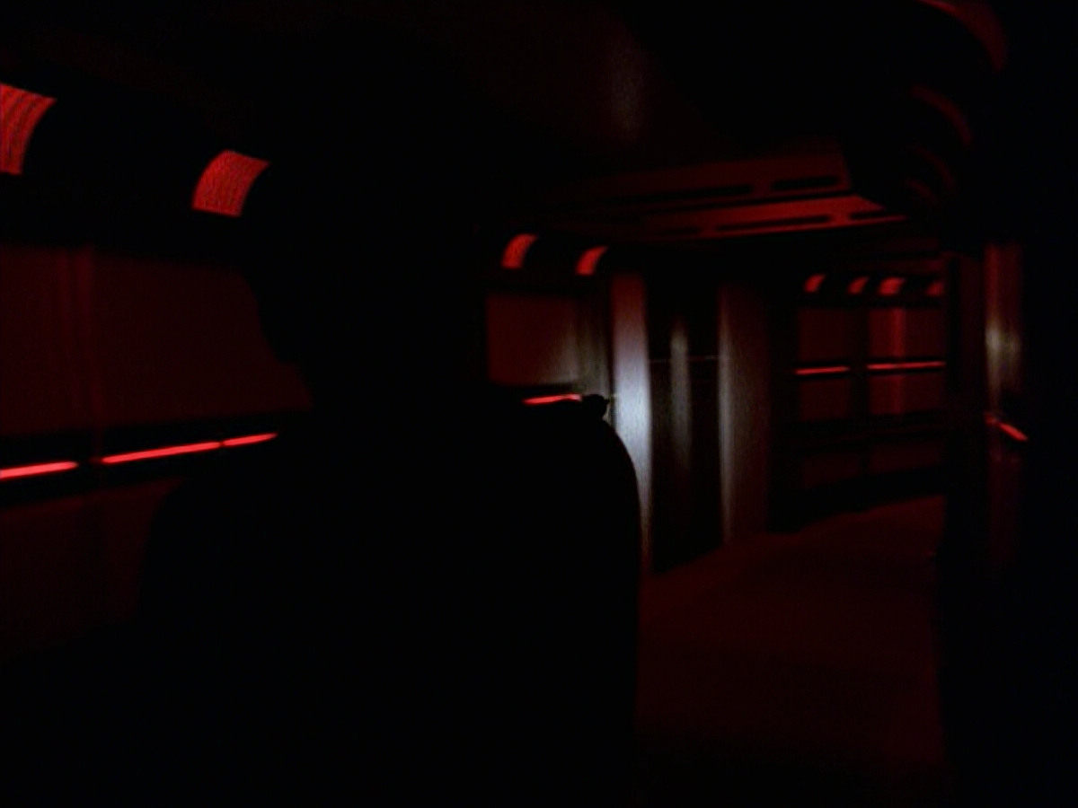 extant_StarTrek_VOY_6x25-TheHauntingOfDeckTwelve_01916.jpg