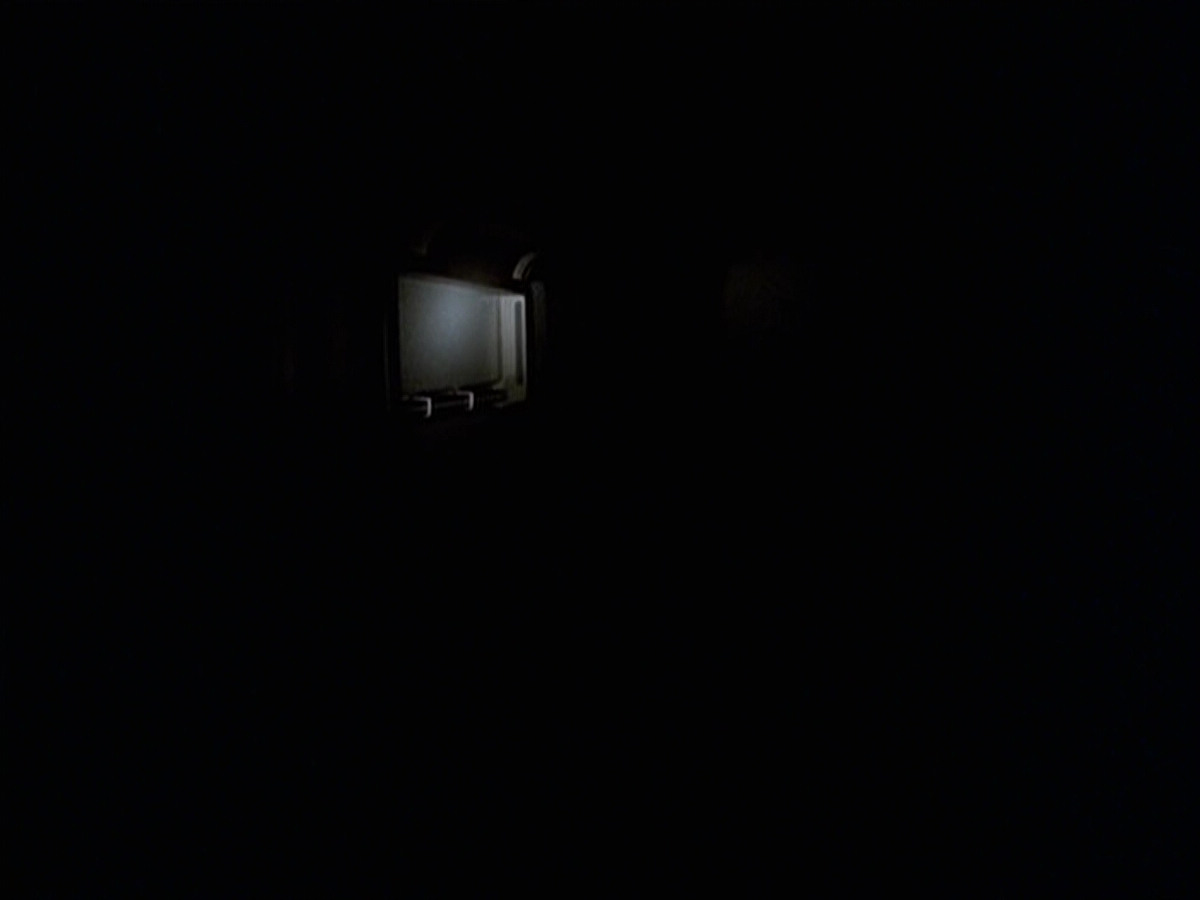 extant_StarTrek_VOY_6x25-TheHauntingOfDeckTwelve_01932.jpg