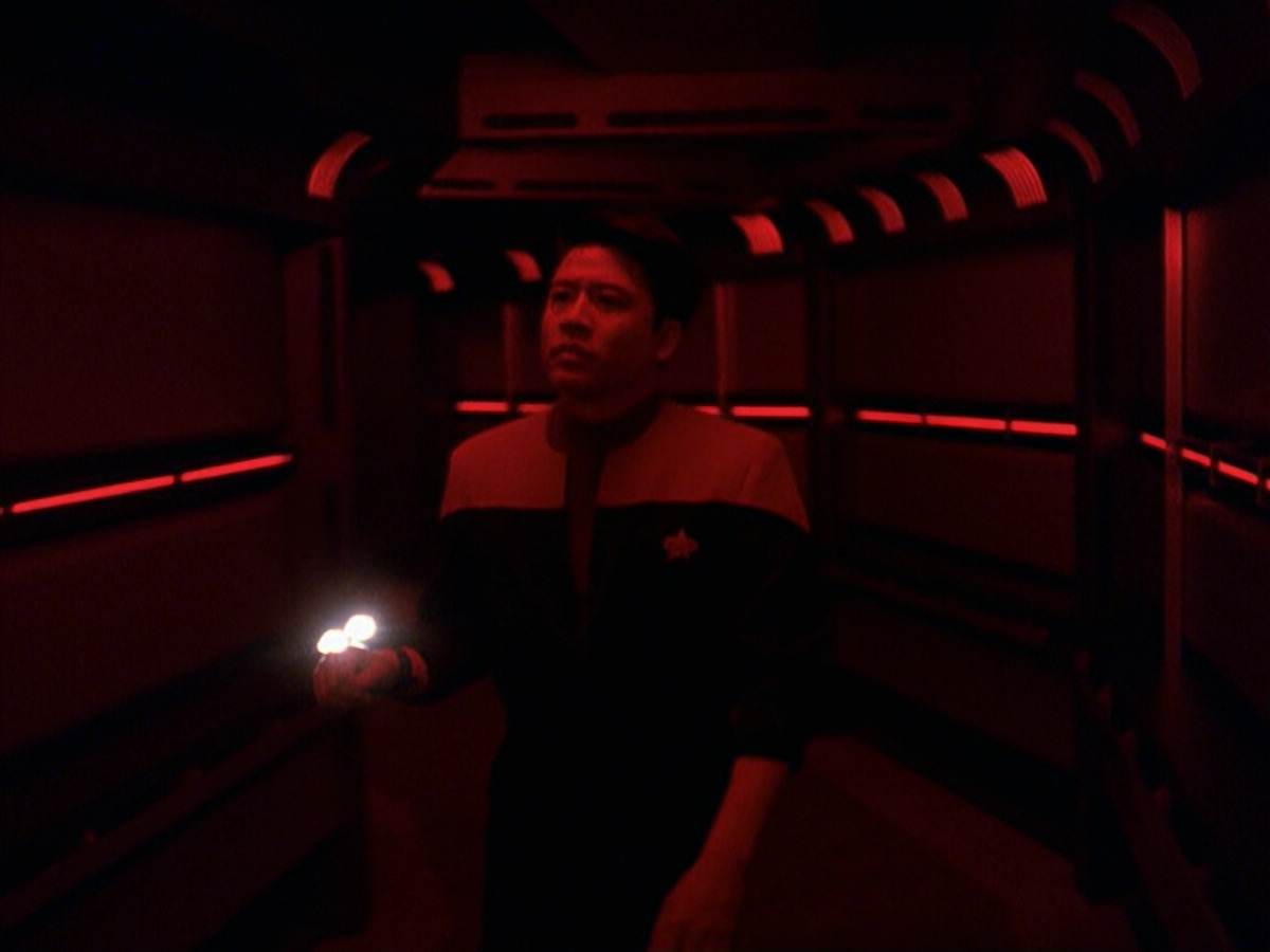 extant_StarTrek_VOY_6x25-TheHauntingOfDeckTwelve_01934.jpg