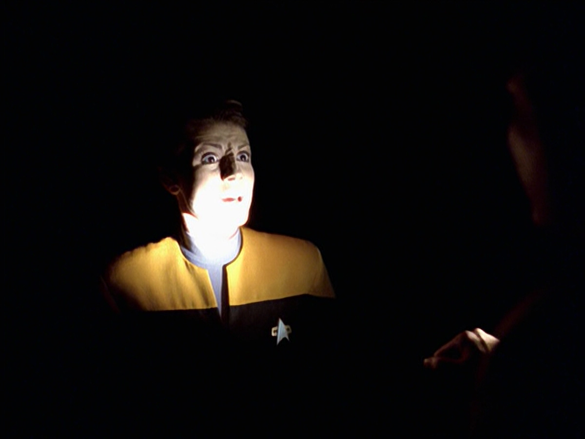 extant_StarTrek_VOY_6x25-TheHauntingOfDeckTwelve_01944.jpg