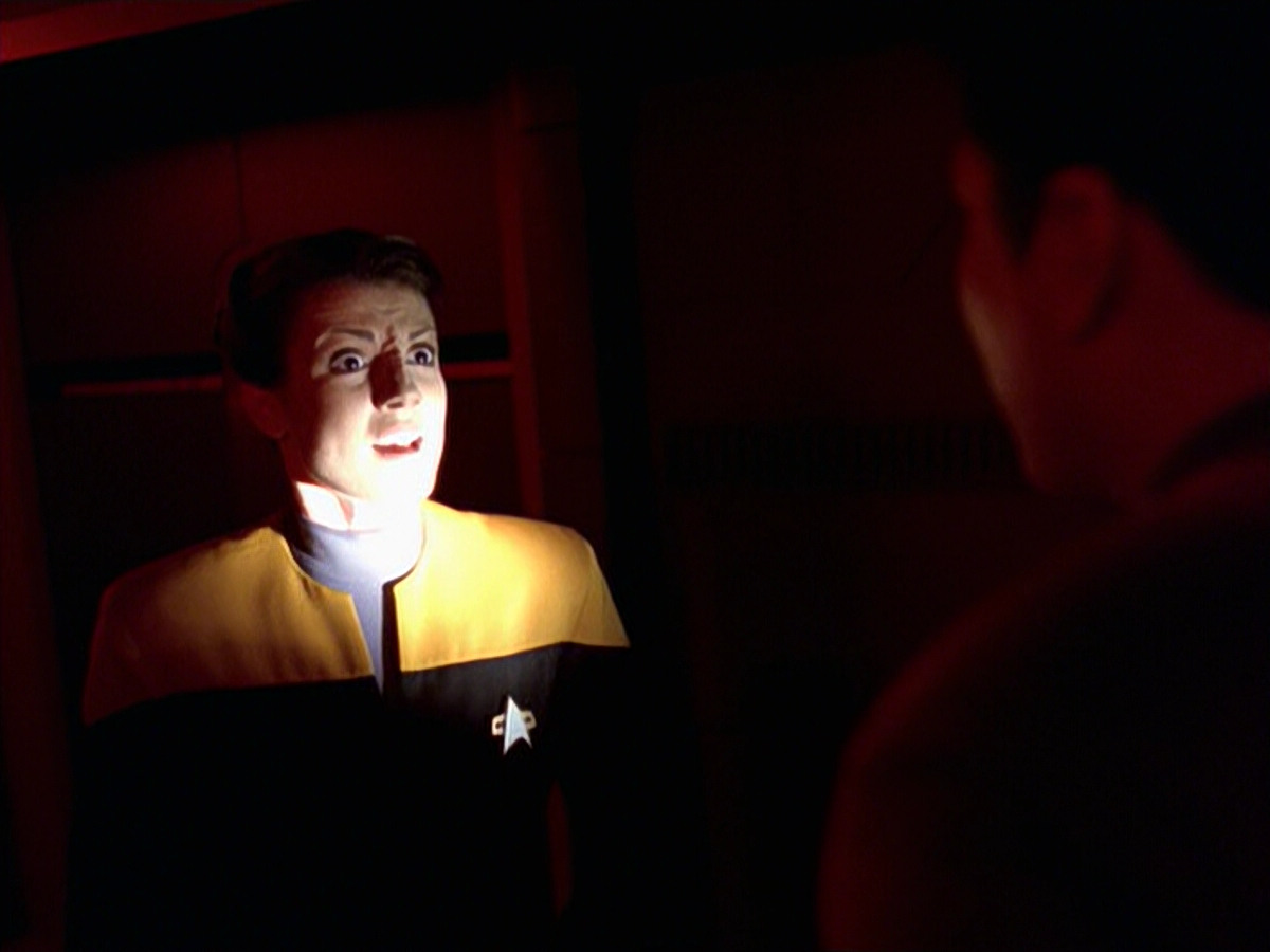 extant_StarTrek_VOY_6x25-TheHauntingOfDeckTwelve_01945.jpg