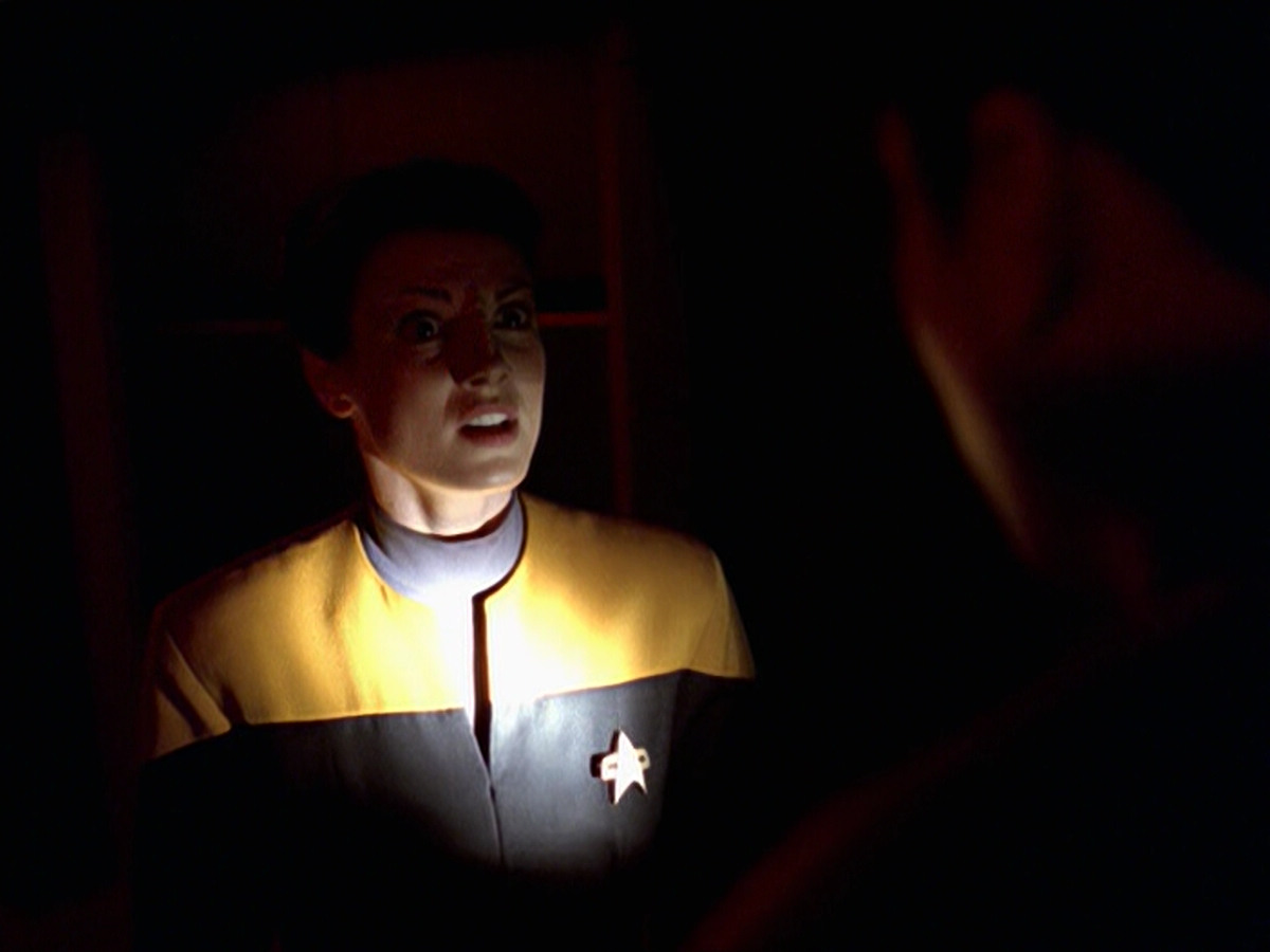 extant_StarTrek_VOY_6x25-TheHauntingOfDeckTwelve_01954.jpg