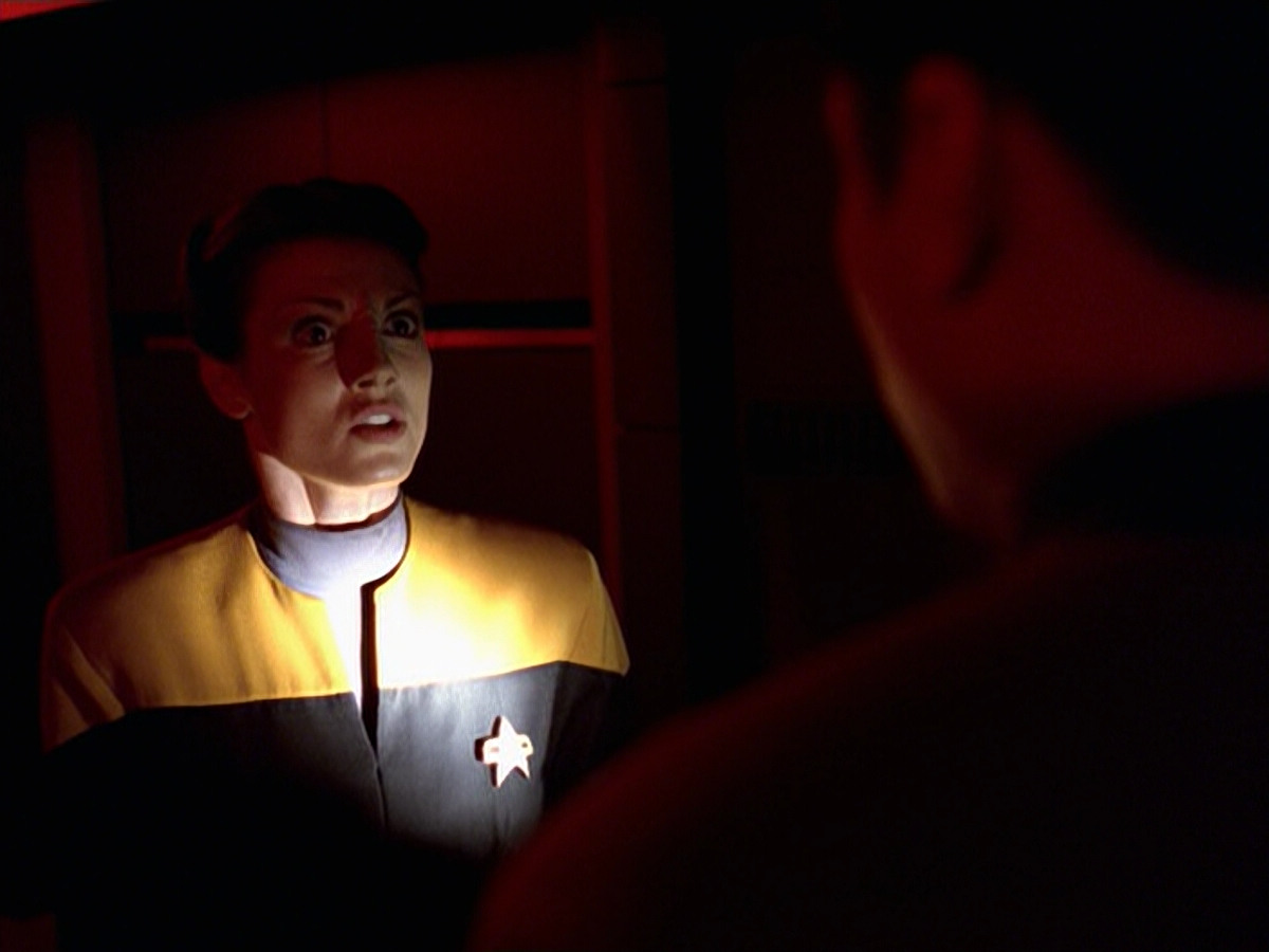 extant_StarTrek_VOY_6x25-TheHauntingOfDeckTwelve_01963.jpg