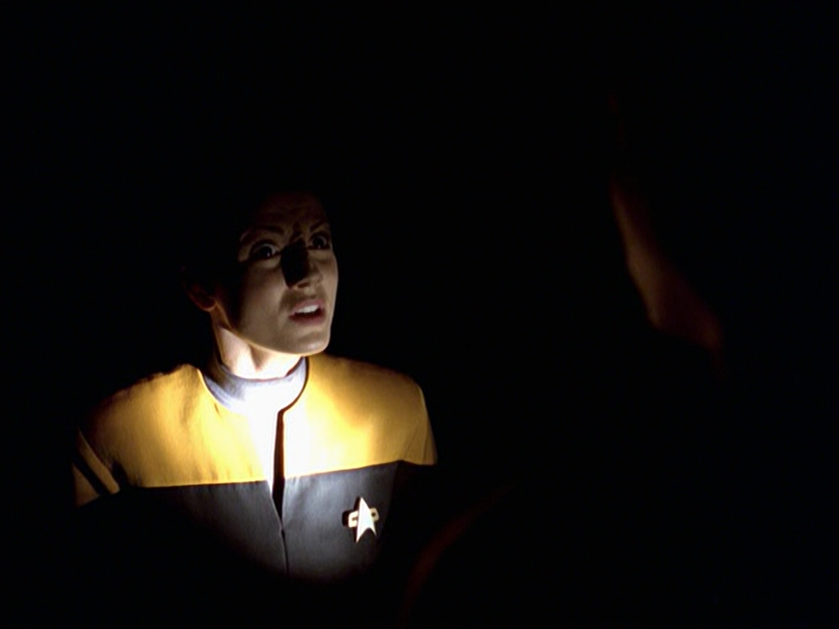 extant_StarTrek_VOY_6x25-TheHauntingOfDeckTwelve_01971.jpg