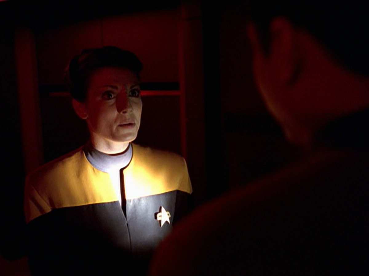 extant_StarTrek_VOY_6x25-TheHauntingOfDeckTwelve_01998.jpg