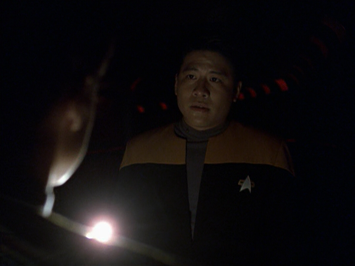 extant_StarTrek_VOY_6x25-TheHauntingOfDeckTwelve_02001.jpg