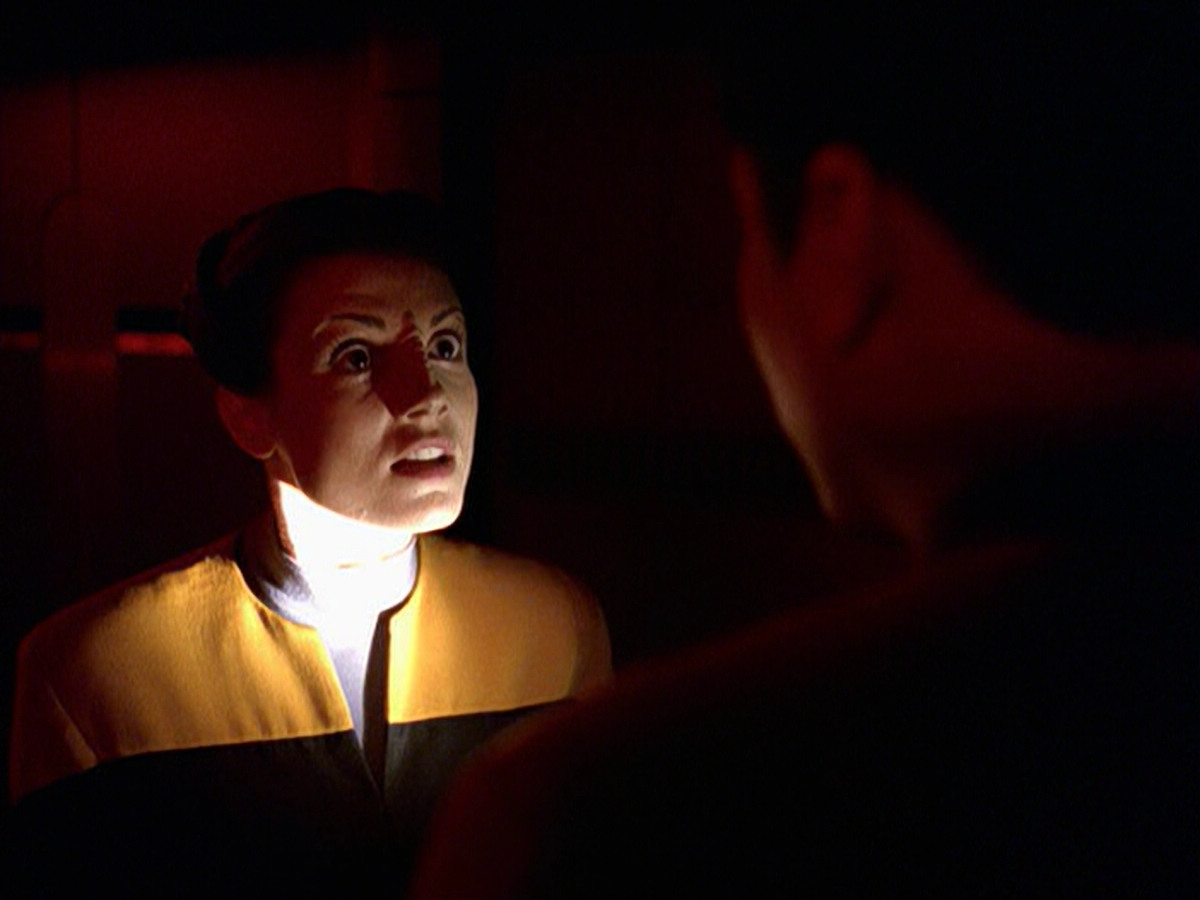 extant_StarTrek_VOY_6x25-TheHauntingOfDeckTwelve_02005.jpg