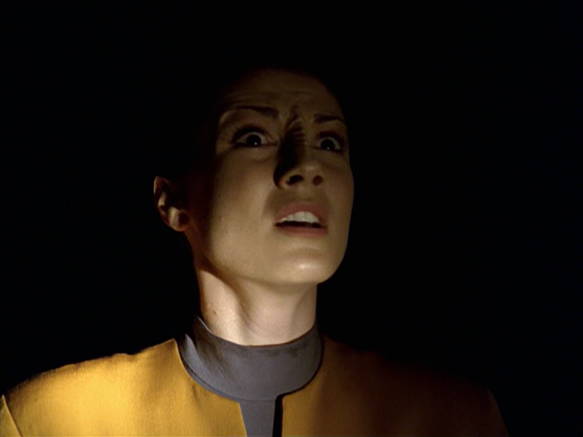 extant_StarTrek_VOY_6x25-TheHauntingOfDeckTwelve_02027.jpg