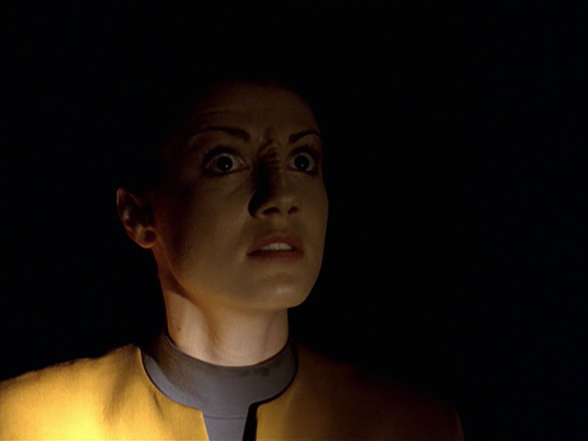 extant_StarTrek_VOY_6x25-TheHauntingOfDeckTwelve_02033.jpg