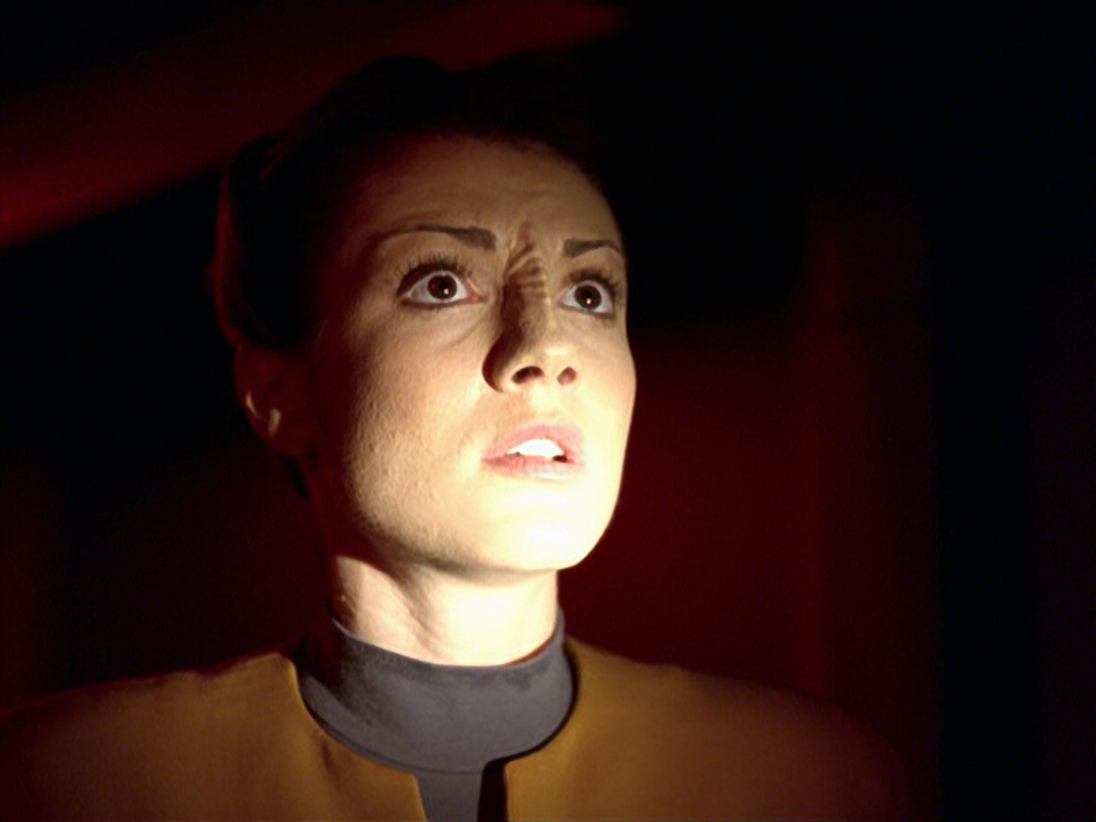extant_StarTrek_VOY_6x25-TheHauntingOfDeckTwelve_02046.jpg